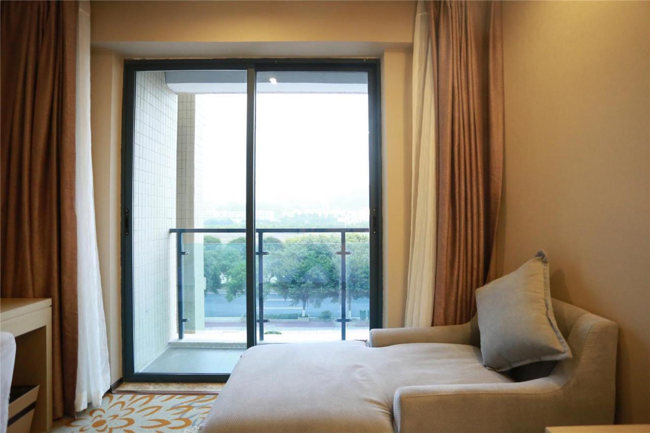 Lavande Hotel Guangzhou Shibi Metro Station Exterior photo